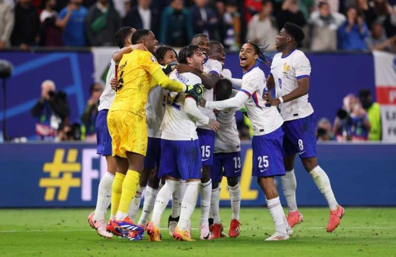     Portugal vs Prancis 0-0, 5-3: Prancis menyingkirkan Portugal lewat drama adu penalti (uefa.com)