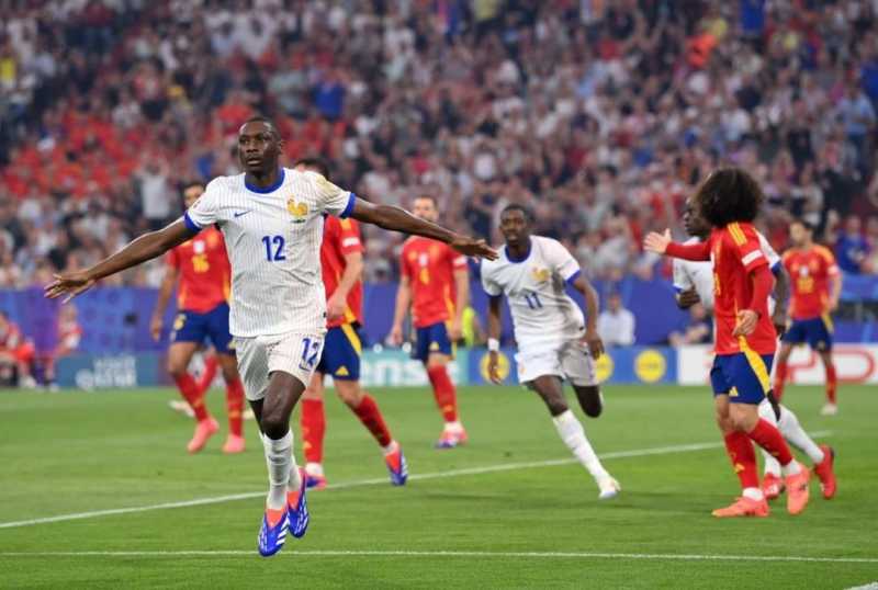     Spanyol vs Prancis: Randal Kolo Muani membawa Les Blues unggul terlebih dahulu atas La Furia Roja (uefa.com)