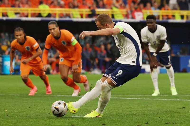     Belanda vs Inggris: Harry Kane menyamakan skor lewat titik penalti (uefa.com)