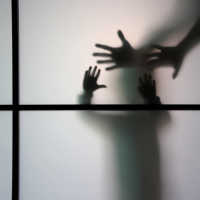 Viral Bocah di Nias Diduga Dianiaya Keluarga: Kaki Patah, Tinggal di Kandang Anjing