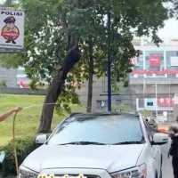 Viral Mobil Dilempari Kotoran Manusia Saat Melintas di Terowongan Casablanca