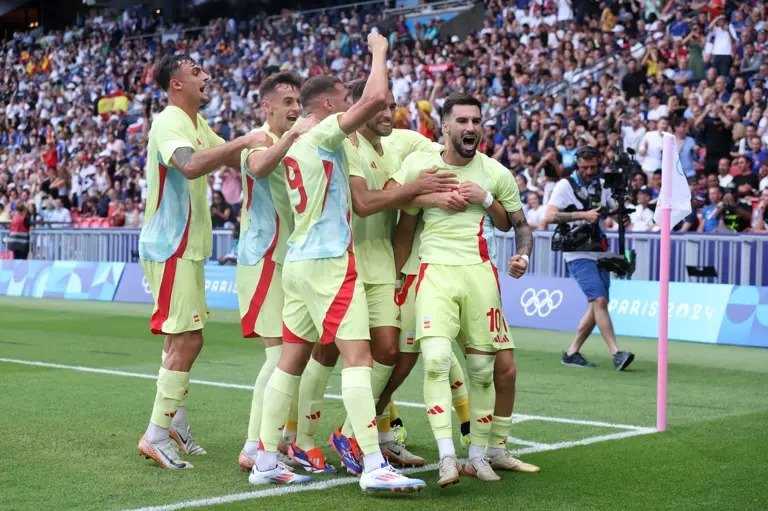     Prancis vs Spanyol 3-5: Alex Baena mencetak 1 gol dan 1 assis untuk Spanyol (fifa.com)