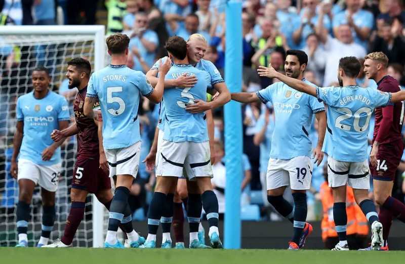     Manchester City vs Ipswich Town 4-1: Erling Haaland mencetak hattrick dan membawa The Citizens memuncaki klasemen Liga Inggris untuk sementara (Premierleague.com)