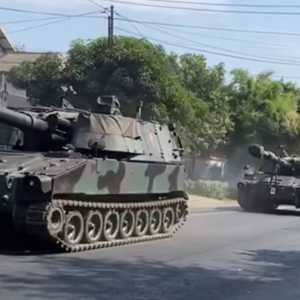 Heboh Iring-iringan Tank di Narogong Bekasi, Ada Apa?