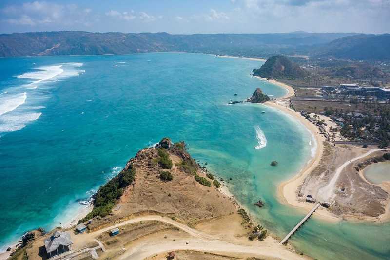     Destinasi wisata di Mandalika: Pantai Seger