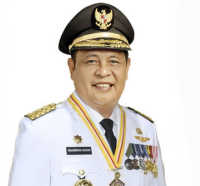 Disebut Hilang Oleh KPK, Gubernur Kalsel Paman Birin Muncul Pimpin Upacara