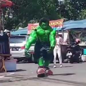 Viral Super Hero Dikejar Satpol PP: Spiderman-Bumblebee Kocar Kacir, Hulk Pasrah