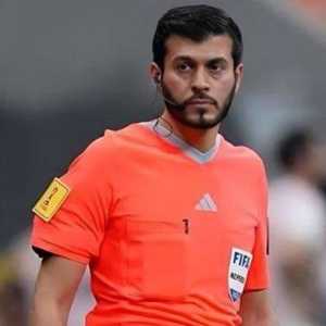 Jelang Pimpin Duel China vs Indonesia, Wasit Omar Ali Panjat Doa Minta Perlindungan