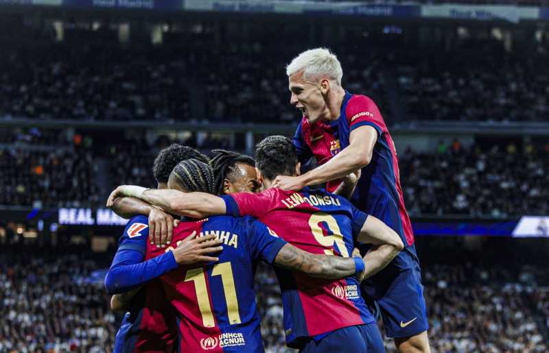     Real Madrid vs Barcelona 0-4: Robert Lewandowski, Rapinha, dan Lamine Yamal merayakan gol ke gawang Madrid (@fcbarcelona)