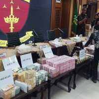 Eks Pejabat MA Zarof Ricar Simpan Rp1 Triliun dan 51 Kg tapi di LHKPN Cuma Ada Rp51 M