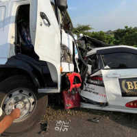 Awal Kecelakaan Maut Kru TV One: Mobil Dihajar Truk dari Belakang, Sopir Microsleep