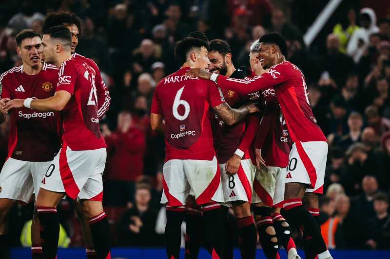     Manchester United vs Leicester City: Man United menang telak 5-2 atas Leicester City dan maju ke ronde selanjutnya di Piala Liga Inggris (@B_FernandesB / x.com)