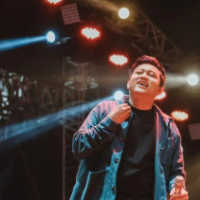 Heboh Denny Caknan Hadir di Laga Barcelona vs Espanyol