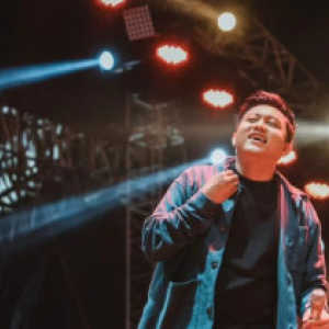 Heboh Denny Caknan Hadir di Laga Barcelona vs Espanyol