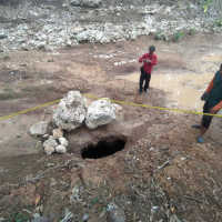 Lubang Misterius Sedot Air Sungai Kalisat di Blitar Hingga Kering