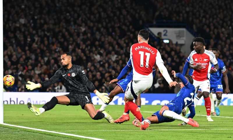     Chelsea vs Arsenal: Gabriel Martinelli membawa The Gunners unggul terlebih dahulu sebelum disamakan oleh Chelsea (premierleague.com)
