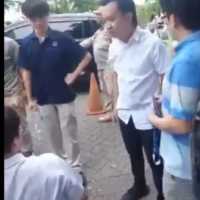 Viral Pria Paksa Siswa SMAK Gloria 2 Sujud Minta Maaf dan Gonggong, Ini Masalahnya