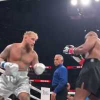 Hasil Mike Tyson vs Jake Paul: Si Leher Beton Kalah Angka Usai Tarung 8 Ronde