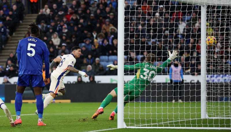     Leicester City vs Chelsea: Enzo Fernandez mencetak gol kedua saat The Blues menang 2-1 atas The Foxes (premierleague.com)