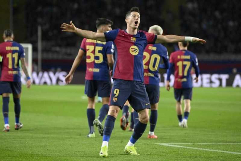     Barcelona vs Brest: Robert Lewandowski mencetak dua gol saat Barcelona menang 3-0 atas Brest (uefa.com)