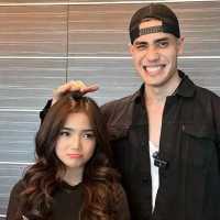 Selebgram Fuji Pamer Foto Bareng YouTuber Malaysia Aisar Khaled, Resmi Pacaran?