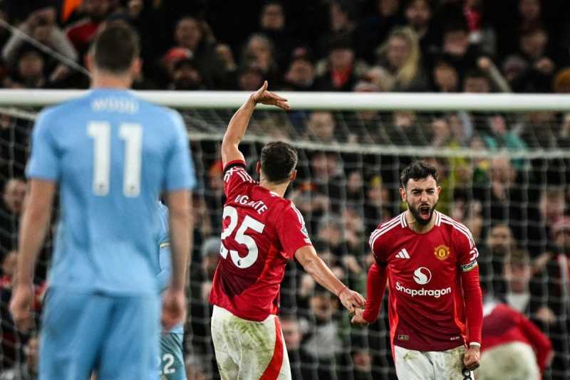     Manchester United vs Nottingham Forest: Bruno Fernandes mencetak satu gol dari titik penalti (premierleague.com)