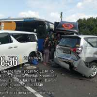 Tabrakan Beruntun di Tol Dalam Kota Arah Cawang, Lalin Macet