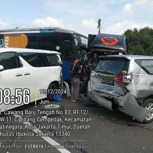 Tabrakan Beruntun di Tol Dalam Kota Arah Cawang, Lalin Macet