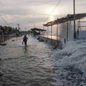 Peringatan dini BMKG: 21 Provinsi bakal diterjang banjir rob, catat waktunya