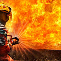 Glodok Plaza di Jakarta Barat Kebakaran, 20 Unit dan 100 Personel Damkar Dikerahkan