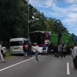 Terjadi Lagi Kecelakaan Beruntun di Tol Cipularang: Libatkan Bus dan Truk Batu Bara