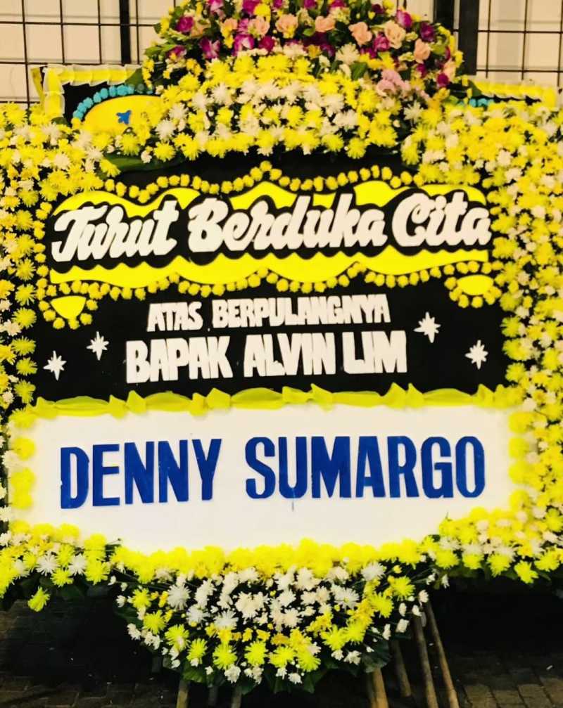     Karangan bunga duka cita atas meninggalnya pengacara Alvin Lim dari Denny Sumargo (@dennysumargo)