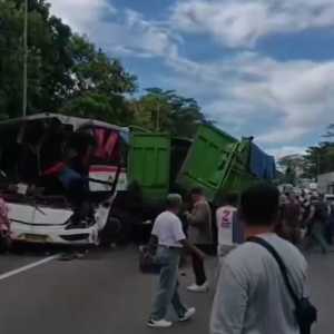 Truk Batubara Tak Kuat Nanjak Picu Kecelakaan Beruntun di Tol Cipularang