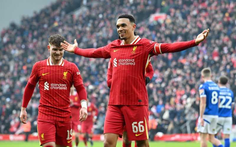     Liverpool vs Accorington Stanley: Trent Alexander-Arnold mencetak satu gol saat The Reds menang 4-0 dan lolos ke putaran keempat FA Cup (@lfc)