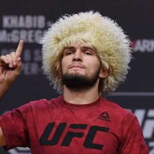 Legenda UFC Khabib Nurmagomedov Diusir dari Pesawat, Apa Penyebabnya?