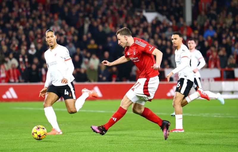     Nottingham Forest vs Liverpool: Chris Wood membawa Forest unggul di menit ke-8 (premierleague.com)