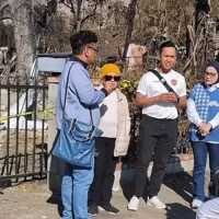 Anggota DPR Uya Kuya Diusir Warga LA Usai Buat Konten di Depan Rumah Korban Kebakaran