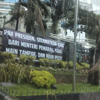 Menteri Satryo Didemo ASN Kemendikti Saintek, Ini Duduk Perkaranya: Bermula dari Meja