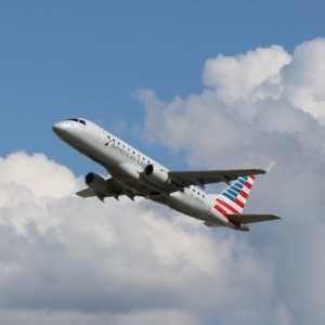 Pesawat American Airlines Terbelah Dua Usai Tabrakan dengan Heli Black Hawk