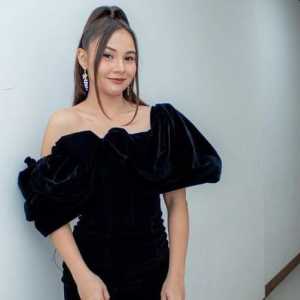 Bintang Sinetron Ikatan Cinta Alami Kecelakaan Tunggal Hingga Mobil Terbalik