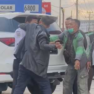 Viral Sopir Pajero Serobot Antrean SPBU dan Tusuk Kernet Damri di Lampung