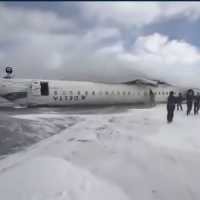 Pesawat Delta Airlines Tergelincir dan Terbalik di Bandara Toronto Kanada, 15 Luka