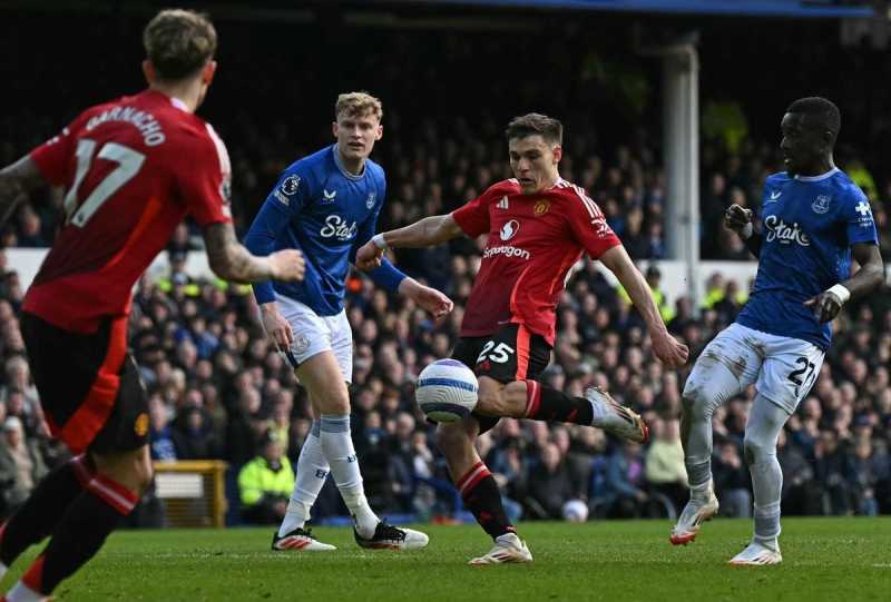     Everton vs Manchester United: Gol Manuel Egarte menyelamatkan Setan Merah dari kekalahan (premierleague.com)