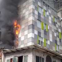 Hotel di Glodok Kebakaran, 100 Personel Damkar Dikerahkan