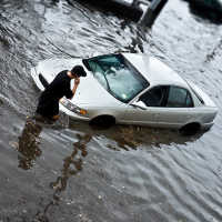 Banjir Jakarta Meluas di 122 RT, Bidara Cina Tergenang 4,2 Meter!