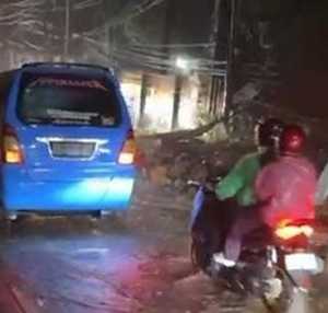 Banjir dan Longsor Terjang Puncak Bogor, 1 Orang Hilang