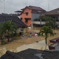 FOTO: Penampakan Bekasi Dikepung Banjir Hingga 3 Meter