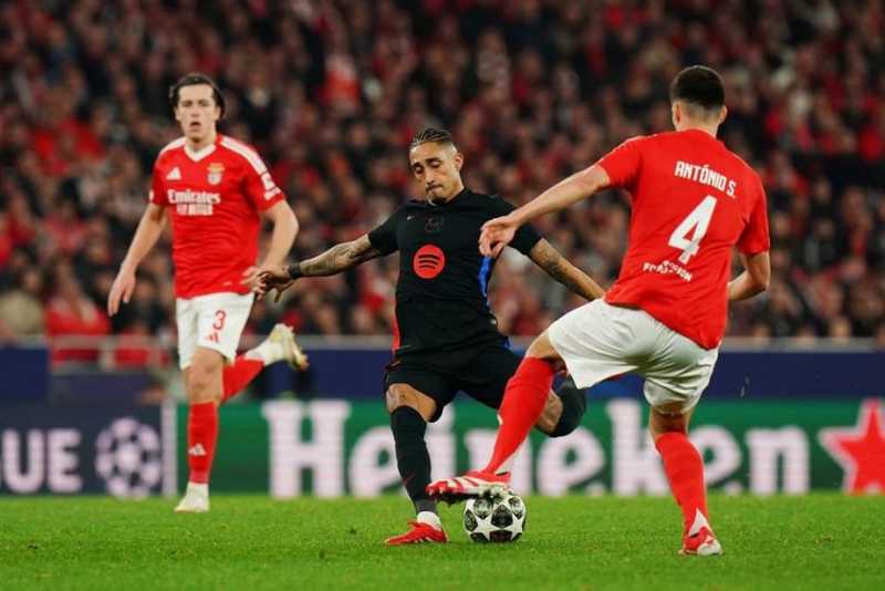     Benfica vs Barcelona: Rapinha mencetak gol tunggal bagi Blaugrana yang harus bertanding dengan 10 pemain (uefa.com)