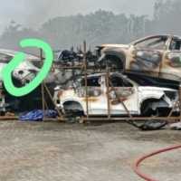 100 Mobil Cherry Ludes Terbakar di Bekasi, Berapa Kerugiannya?