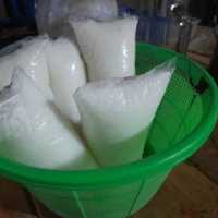 Waspada Bahaya Bikin Lontong Atau Ketupat Dibungkus Plastik